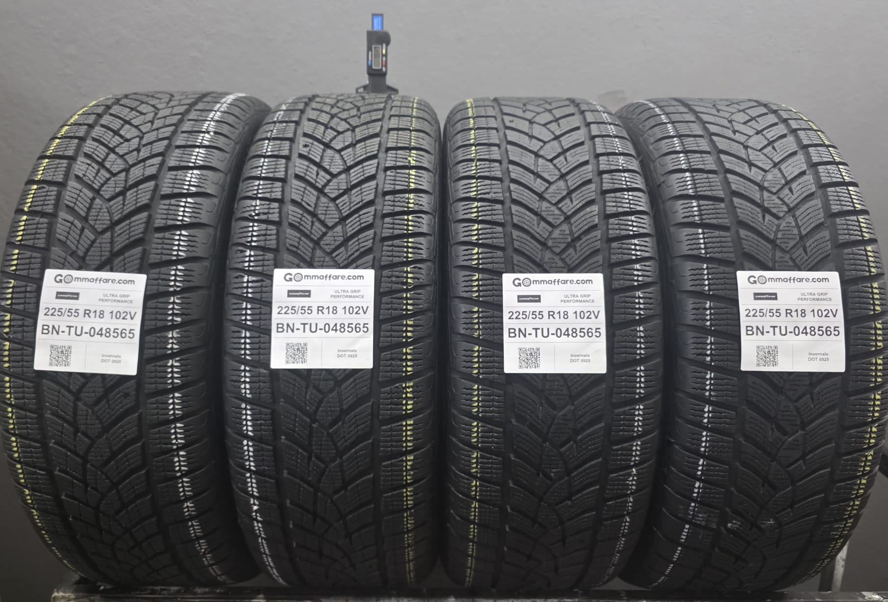 Goodyear ULTRA GRIP PERFORMANCE
